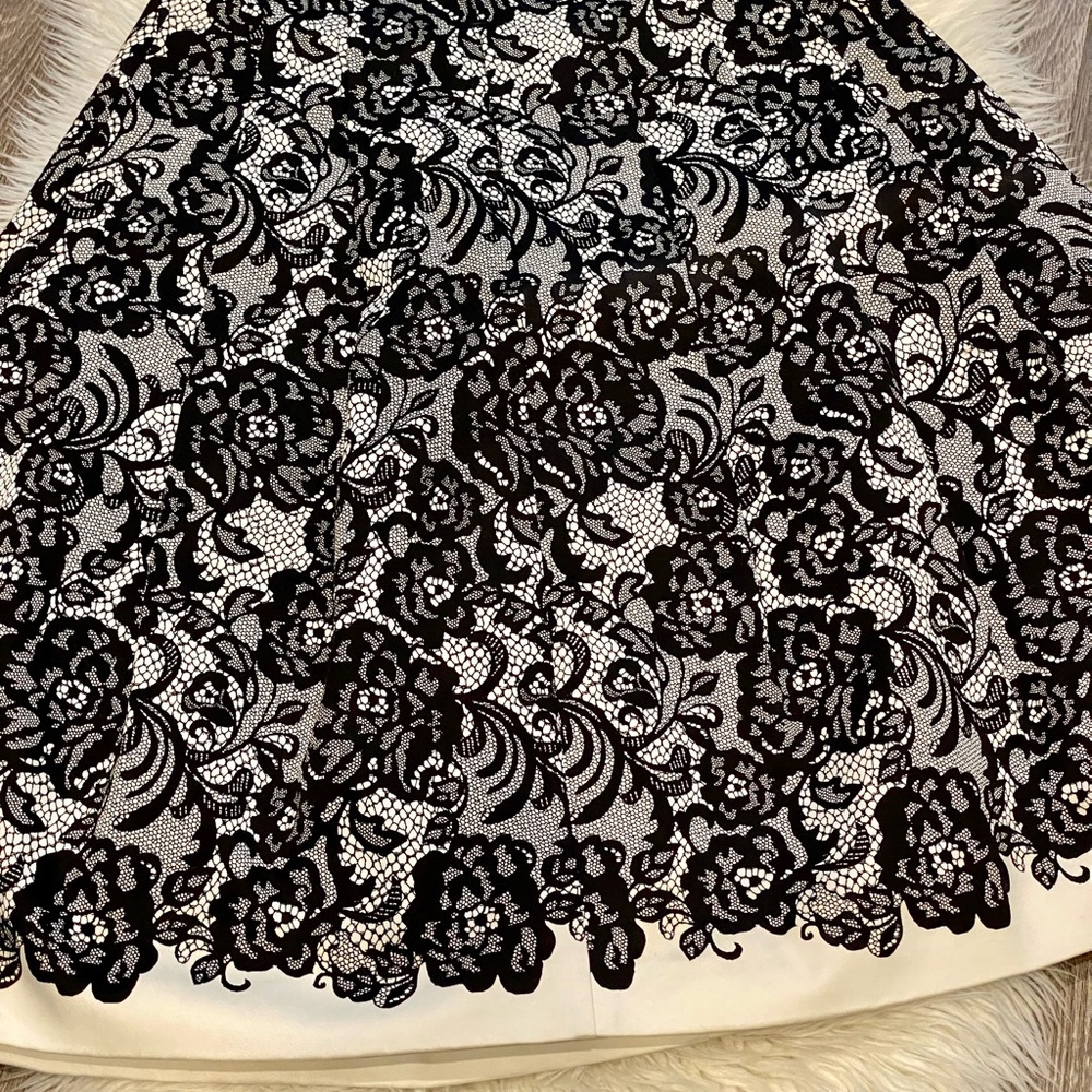 WHBM A line floral lined lace print pleated midi Skirt White & Black Size 6 - Picture 3 of 9